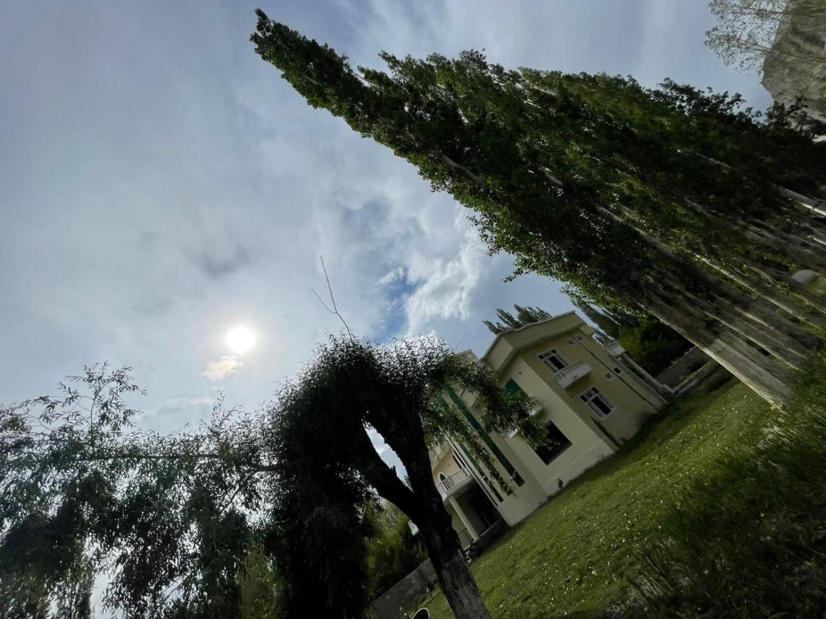 Skardu Saraye Hotel & Resort Eksteriør bilde