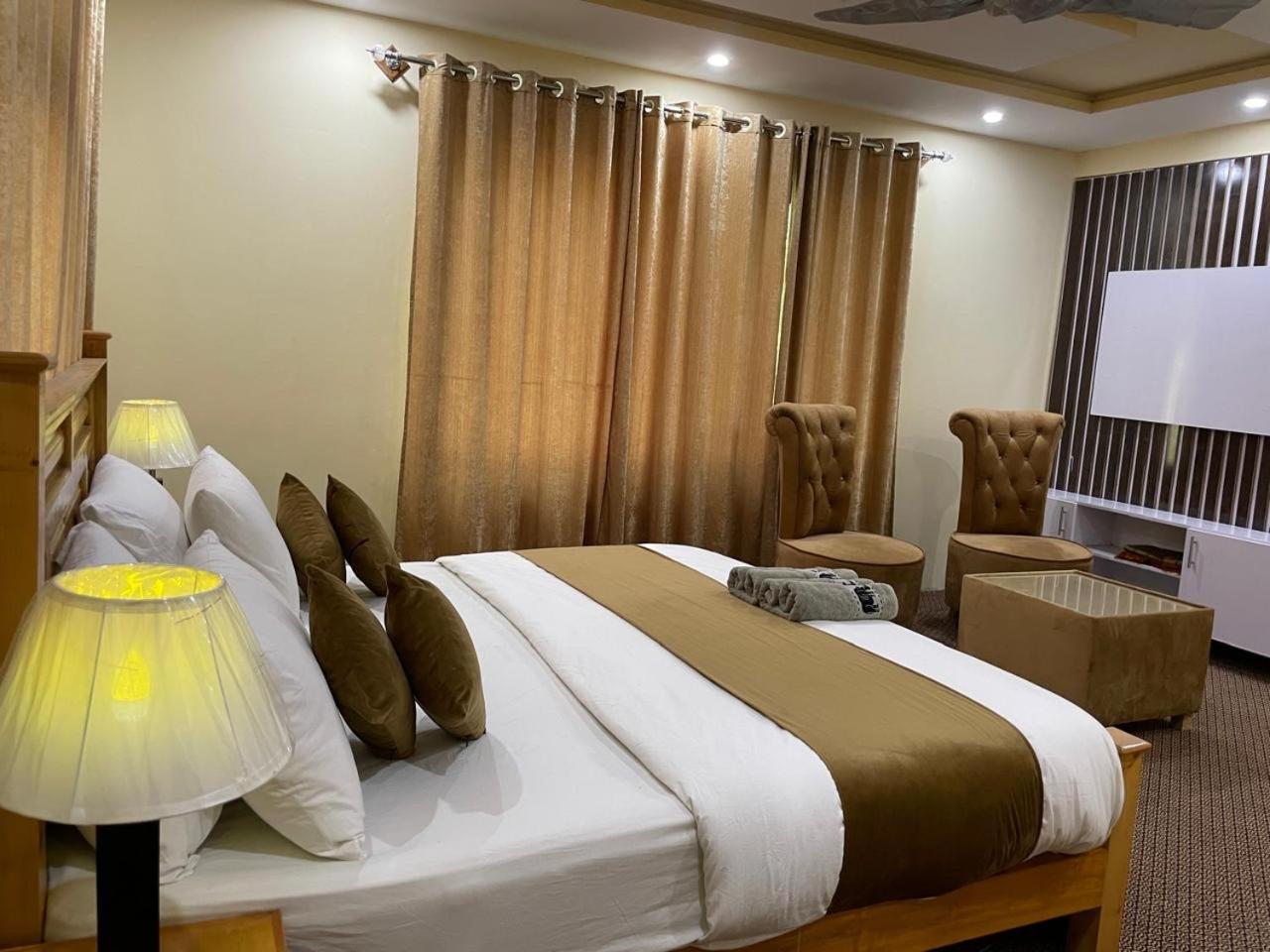Skardu Saraye Hotel & Resort Eksteriør bilde