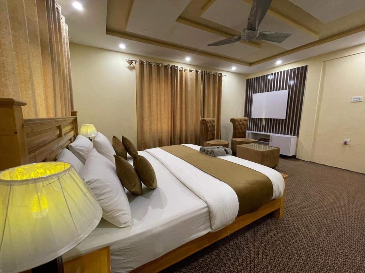 Skardu Saraye Hotel & Resort Eksteriør bilde